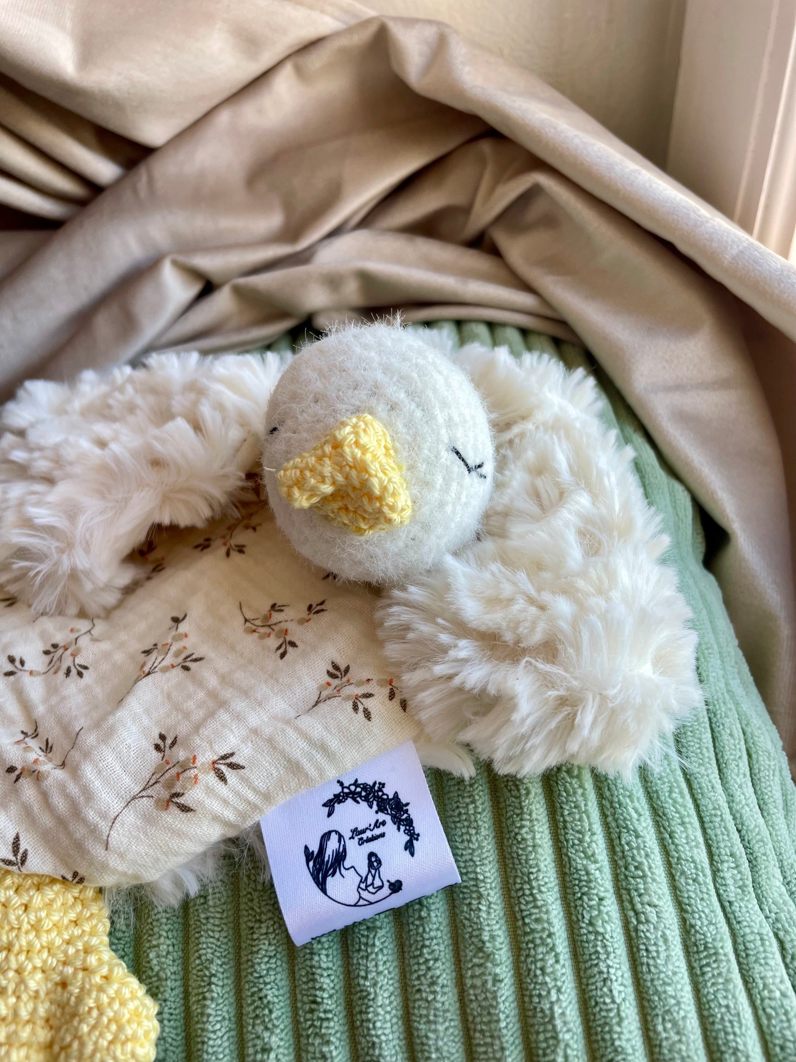 Doudou poussin bébé en coton – Peluche artisanale douce pour nouveau-né