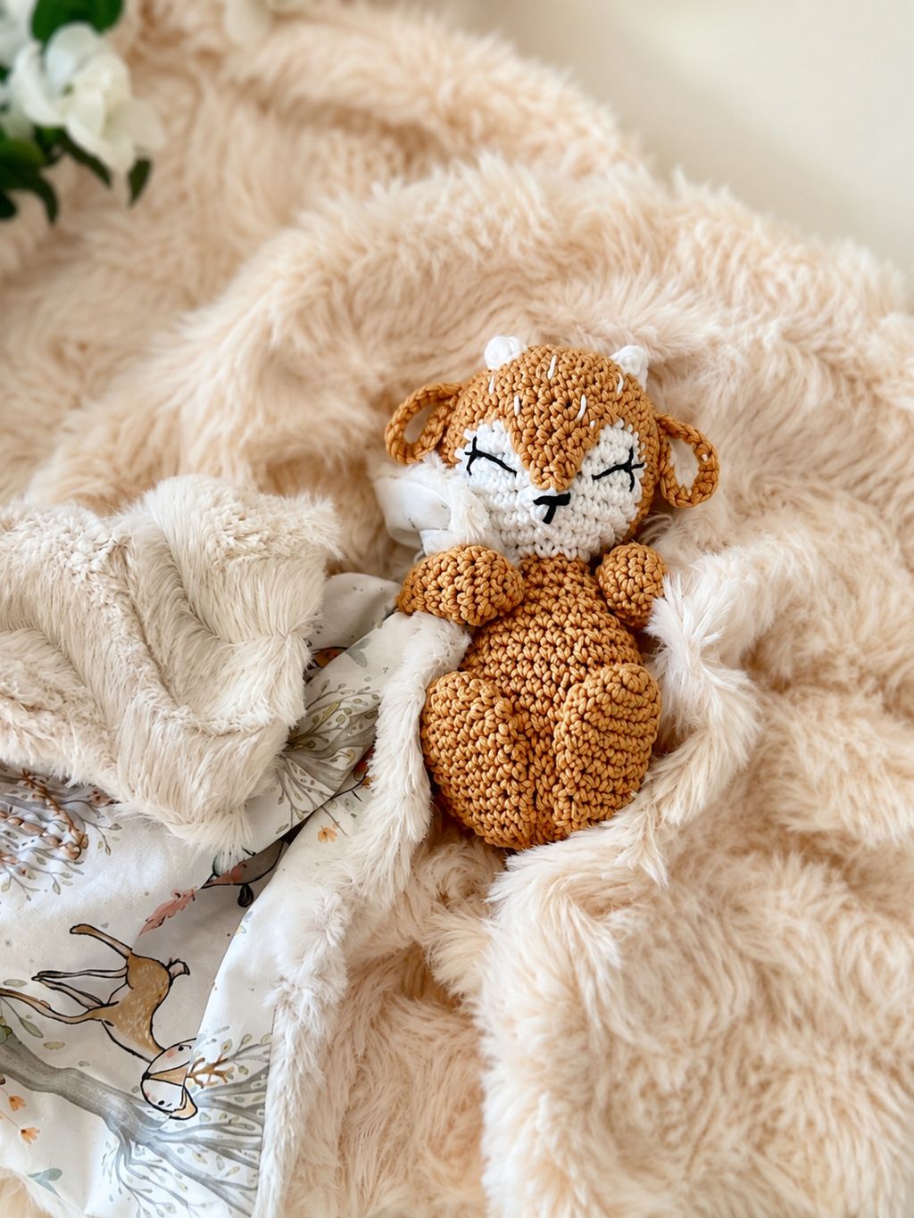Doudou bébé biche – Compagnon artisanal pour nouveau-né