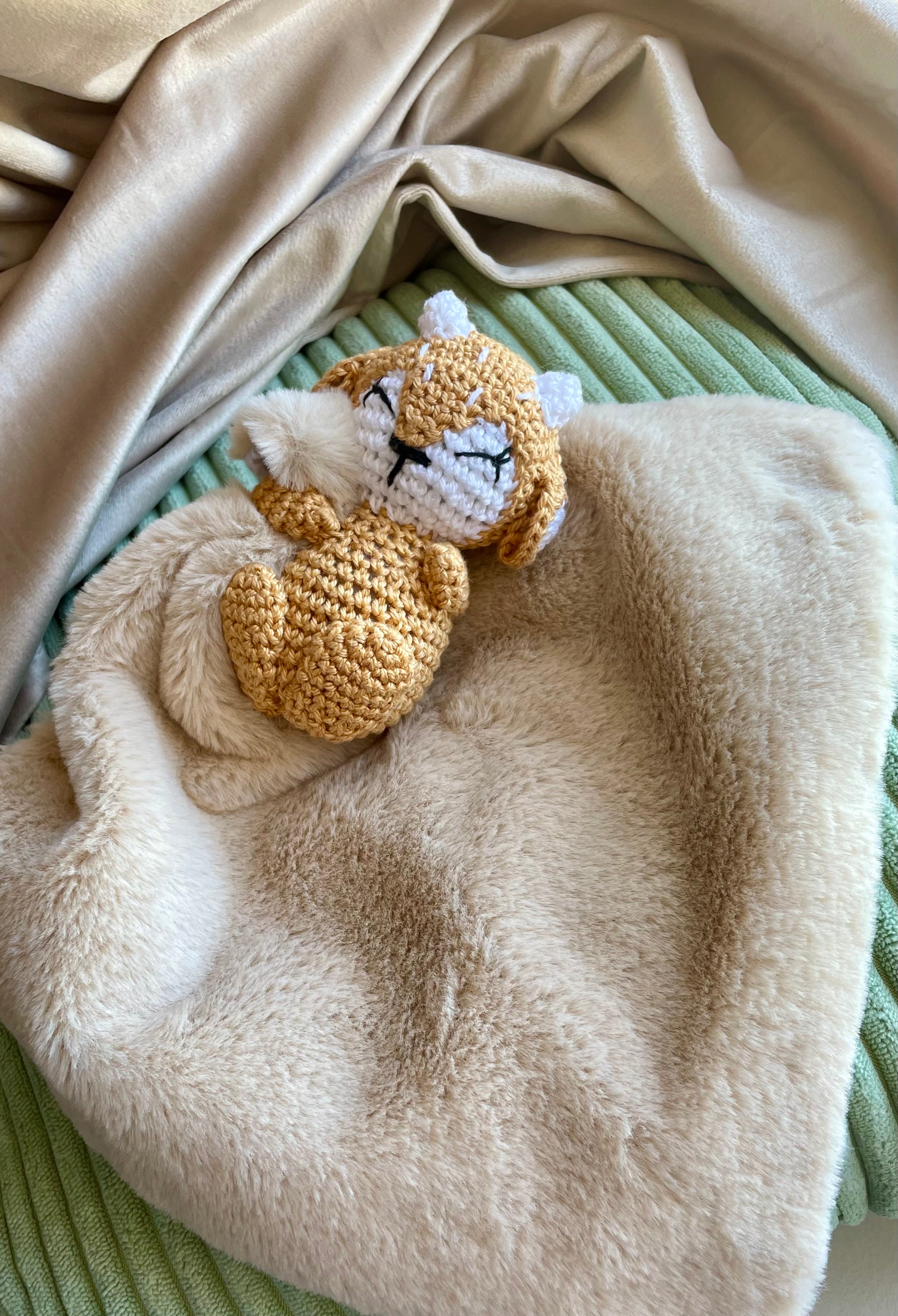 Doudou bébé biche – Compagnon artisanal pour nouveau-né